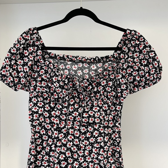 ZARA black dress with daisy design - Picture 3 of 5